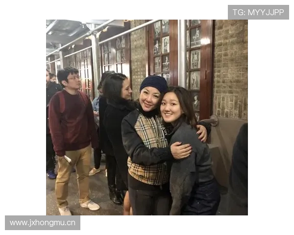 张玉宁穿得跟去街头买菜一样,千万年薪却一点架子都没有? 张玉宁穿得跟去街头买菜一样,千万年薪却一点架子都没有?